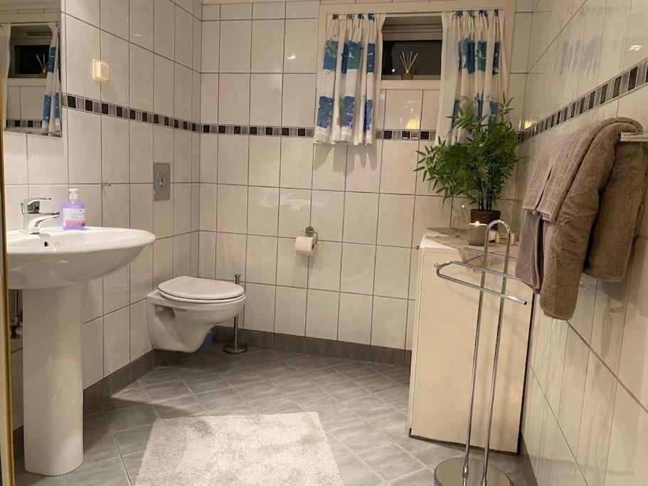 Leilighet Sentralt Til Sandefjord Og Torp Flyplass Екстериор снимка